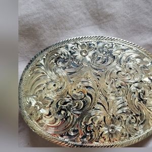 Silver western belt buckle